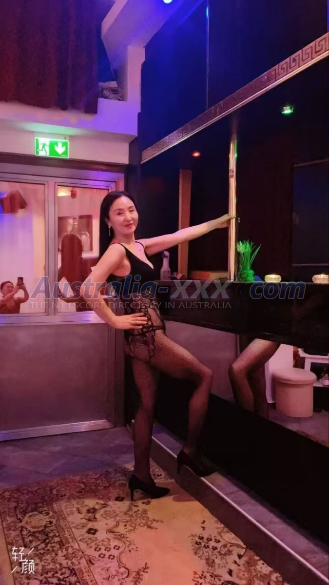 Enger Arsch zum reinspritzen